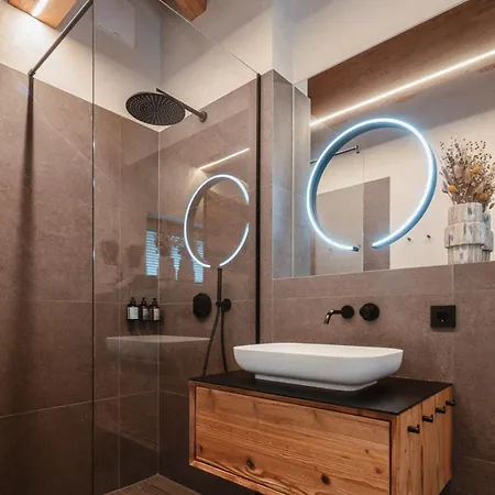 Villa Falk - Privates Luxus-chalet Mit Sauna & Pool *