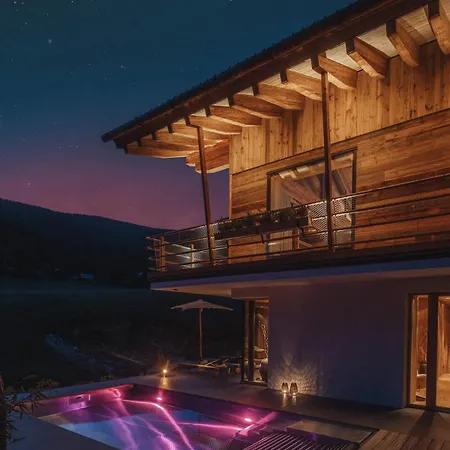 Falk - Privates Luxus-chalet Mit Sauna & Pool Villa *